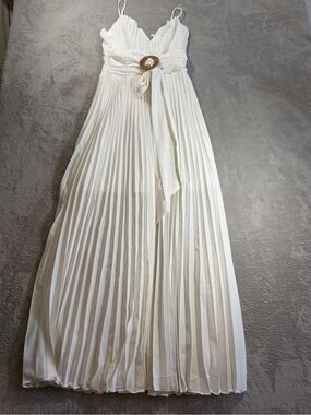 Chicways Elegant White Pleated Maxi Dress with Tie S